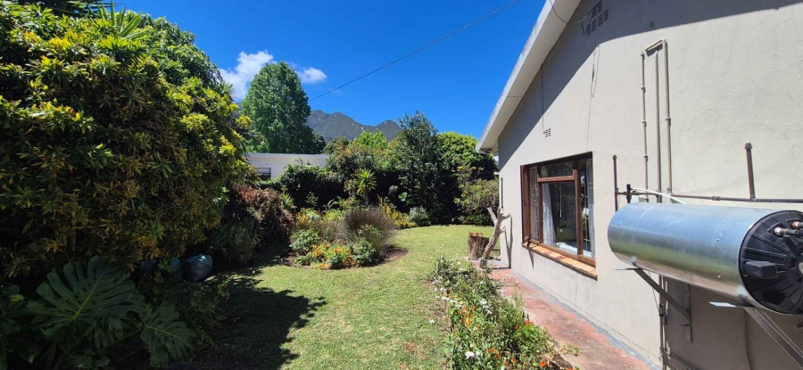 4 Bedroom Property for Sale in Glen Barrie Western Cape